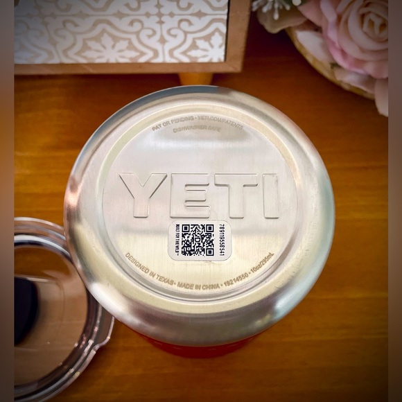 YETI Rambler 10 oz Lowball, Brick Red, Insulated, Stainless Steel w/ Lid NWOT - Picture 3 of 5